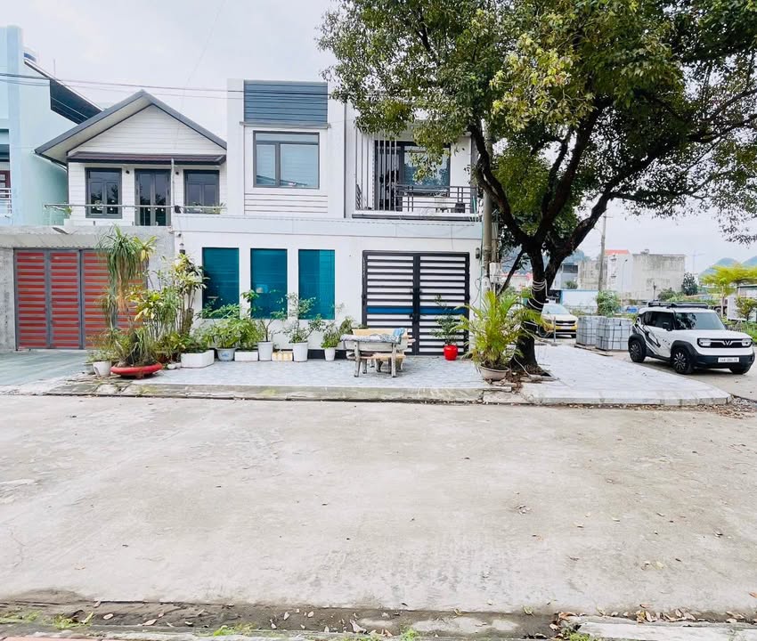 Nhà Cẩm Phả 132m² - Lô góc 2 mặt tiền, ô tô vào tận nhà!