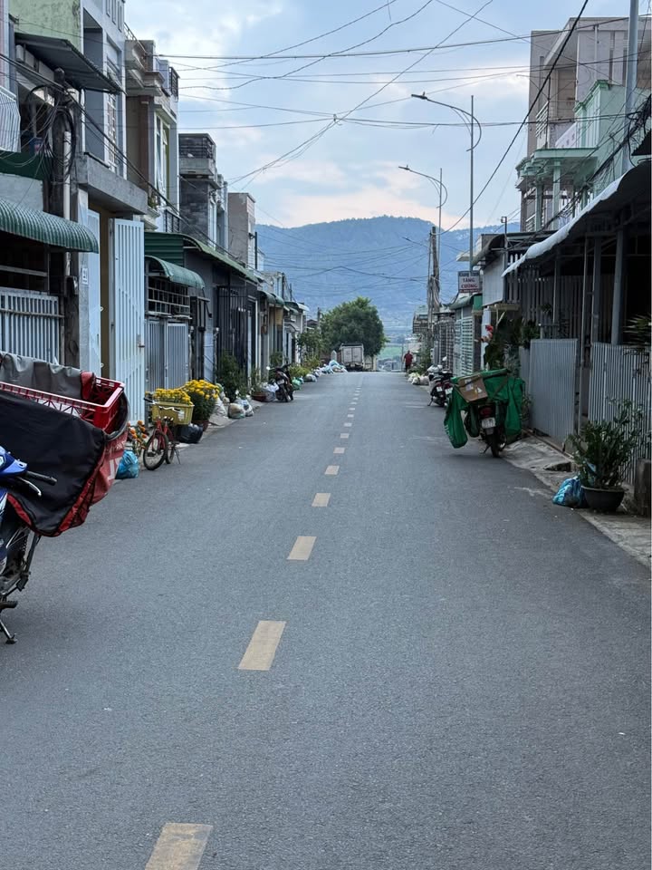 Nhà Mặt Tiền Ngô Quyền Đức Trọng - Kinh Doanh Sầm Uất 2.3 Tỷ