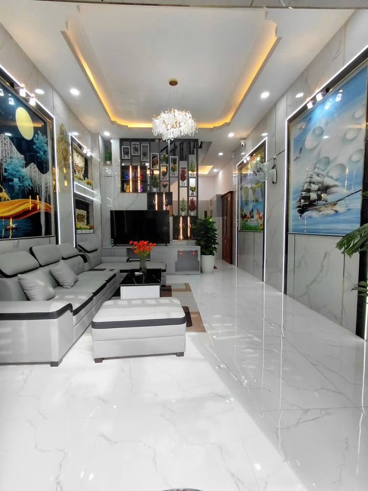 Nhà 2 Tầng Đẹp Hẻm Xe Hơi Q12 - Sẵn Sàng Vào Ở Ngay