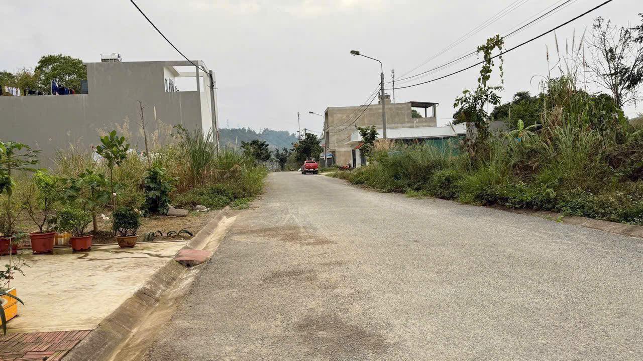 Đất nền H1 Pom Hán, Lào Cai 100m² - Sổ đỏ chính chủ, giá 1.28 tỷ