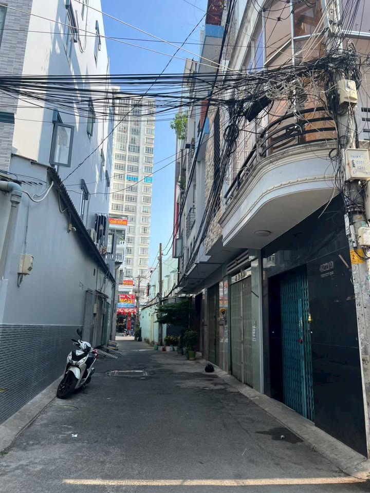 Nhà riêng Tạ Quang Bửu Q8 48m² - Ô tô vào tận nhà, giá 6.9 tỷ!