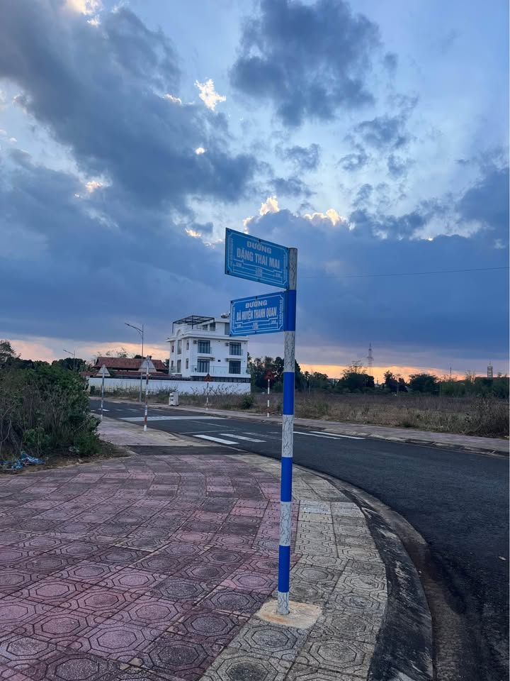 Đất nền Đặng Thai Mai, Kon Tum 275m² - Đất thổ cư 100%