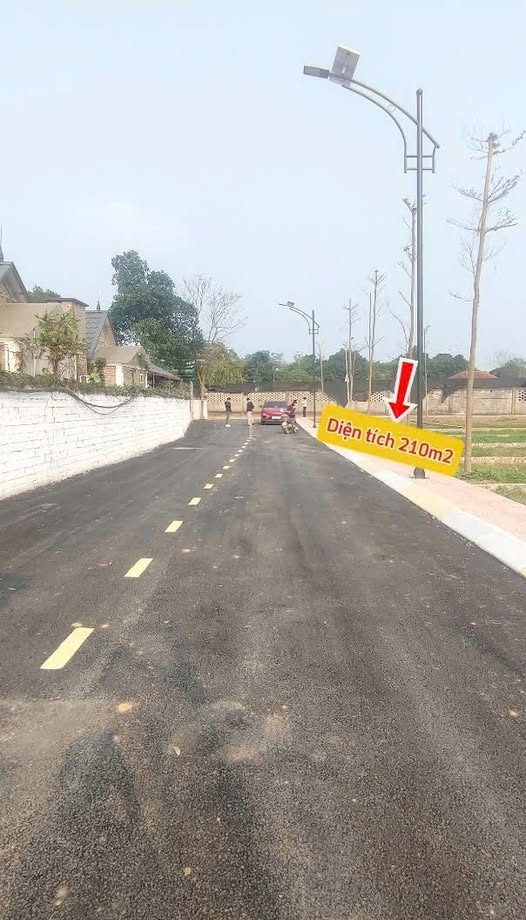 Đất nền Thạch Thất 210m² 6.3 tỷ - Sát trục chính, sổ đỏ chính chủ!