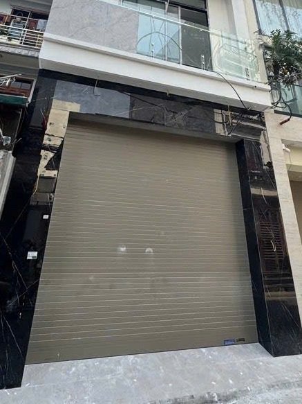 Nhà Phố Hồng Tiến, Long Biên 74m² - Vị trí đắc địa, ô tô tránh!