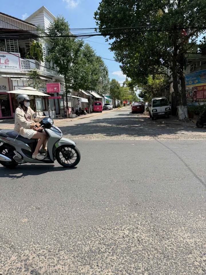 Đất Nền Mặt Tiền Hùng Vương, Kon Tum - 146m² Sổ Đỏ Full Thổ Cư