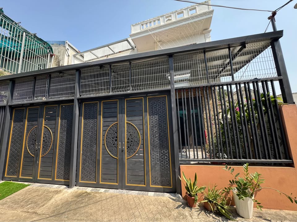 Nhà 2 tầng TP Hoa Lư 113.8m² - Sẵn sàng ở ngay!