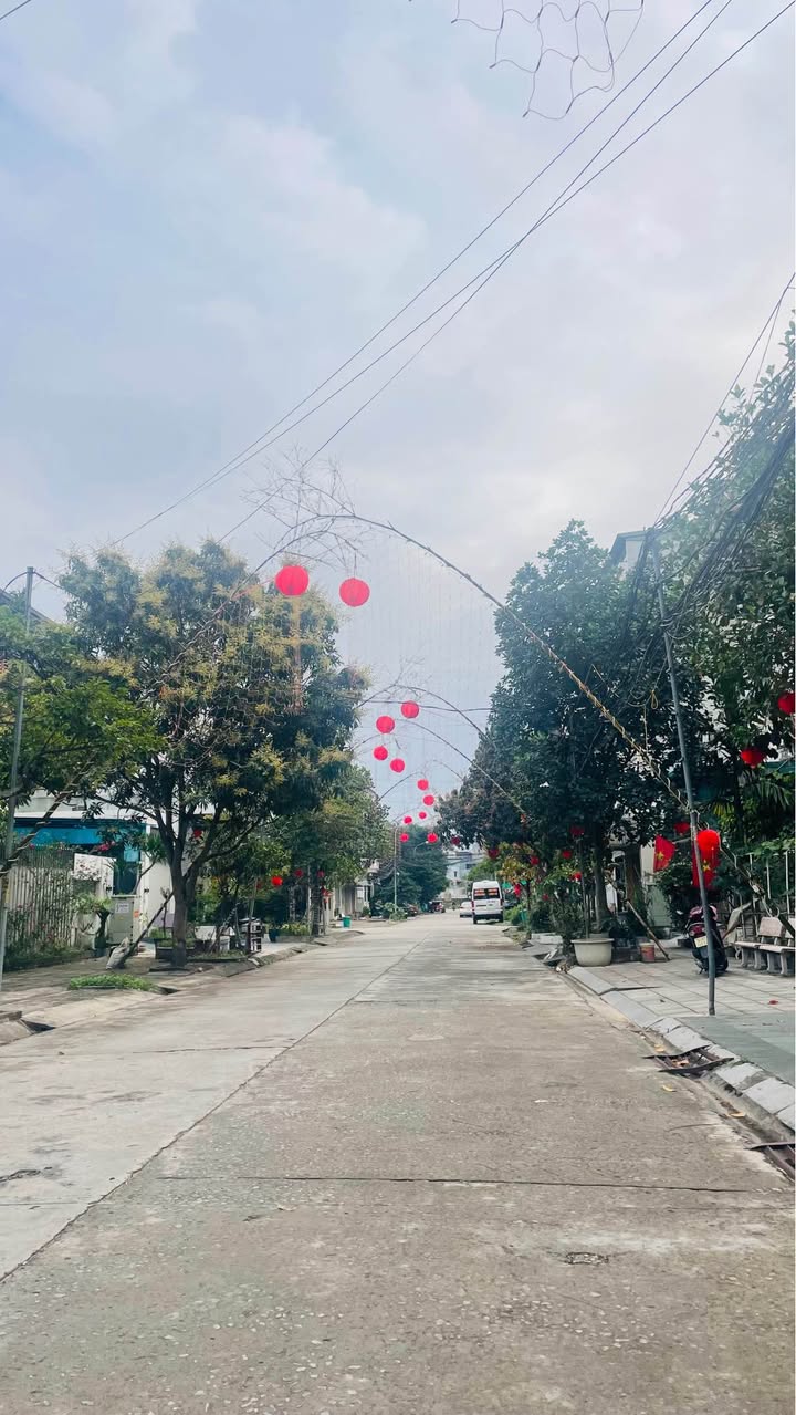 Đất Vàng Móng Cái - 180m² Phường Ka Long, Hướng Đông, Sổ Đỏ