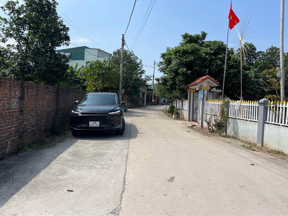 Nhà Ngõ Hà Huy Tập, Móng Cái - 104m², Giá Hơn 1 Tỷ, Ô Tô Tránh Nhau