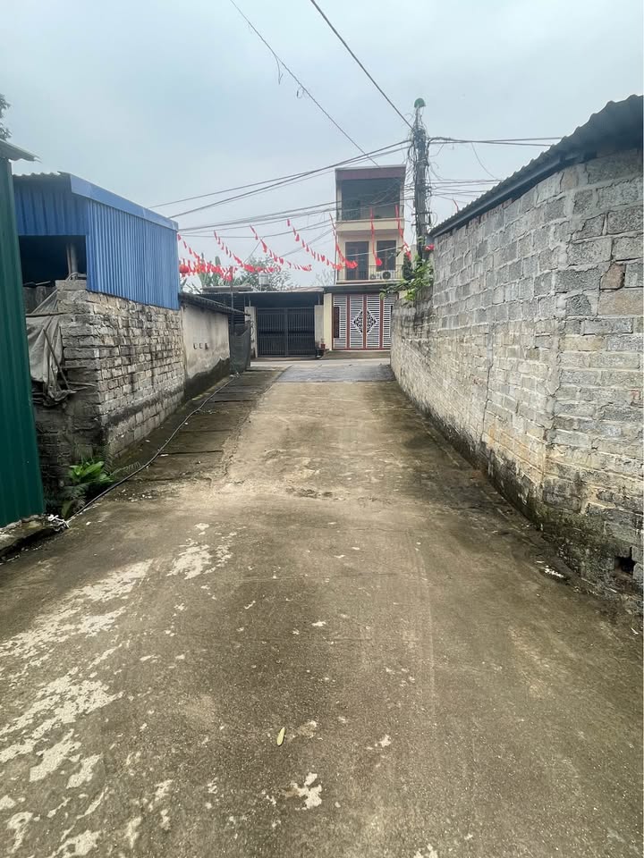 Đất nền Huống Thượng 800m² - Sổ đỏ chính chủ, tiềm năng sinh lời