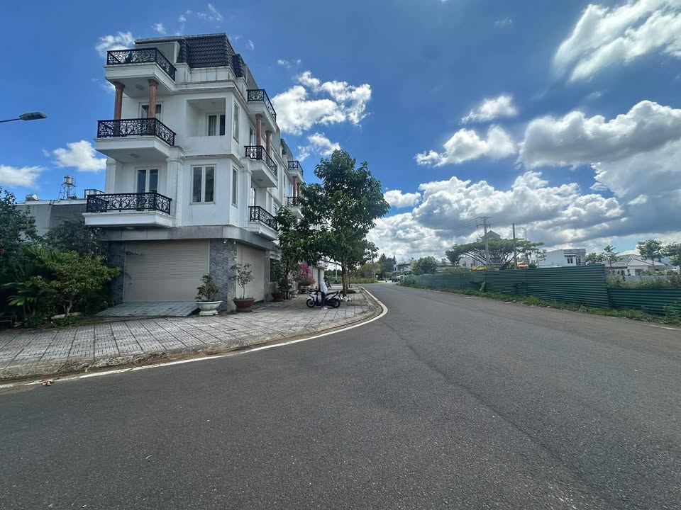 Nhà Góc 2 Mặt Tiền Phường 1, Bảo Lộc - 150m² Full Thổ Cư, Giá 10 Tỷ