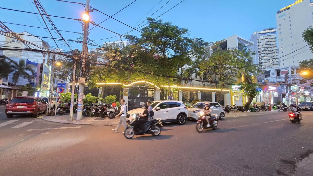 Cho thuê Nhà Lô Gốc VIP Phố Hàn - Nha Trang 470m² - Kinh doanh Đa Ngành