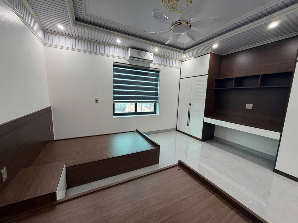 Cho thuê Tòa nhà 8 Tầng Mặt tiền Kinh doanh - Trung tâm Bắc Giang