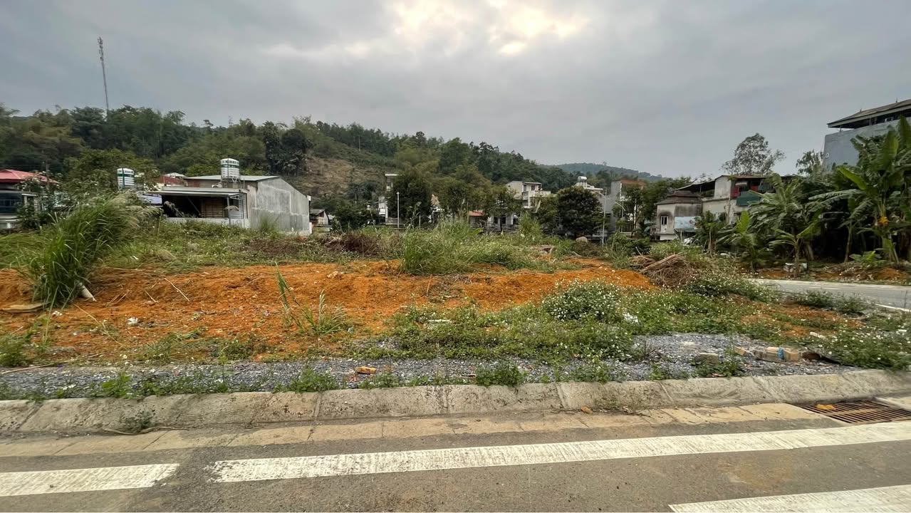 Đất nền Lào Cai 116.2m² - Lô góc 2 mặt tiền, sổ đỏ sẵn sàng!