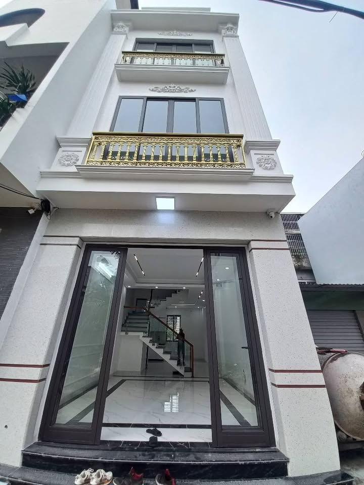 Nhà riêng Bùi Viện 129m² - Chính chủ bán, ô tô đỗ cửa!