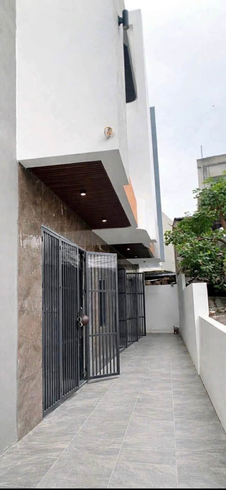 Bán nhà 3 tầng 50m² hướng Đông, gần công viên Phạm Ngũ Lão, giá 2.45 tỷ