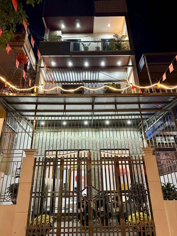 Nhà phố 3 tầng Nam Định 120m² - Mặt tiền kinh doanh, ô tô đỗ thoải mái!