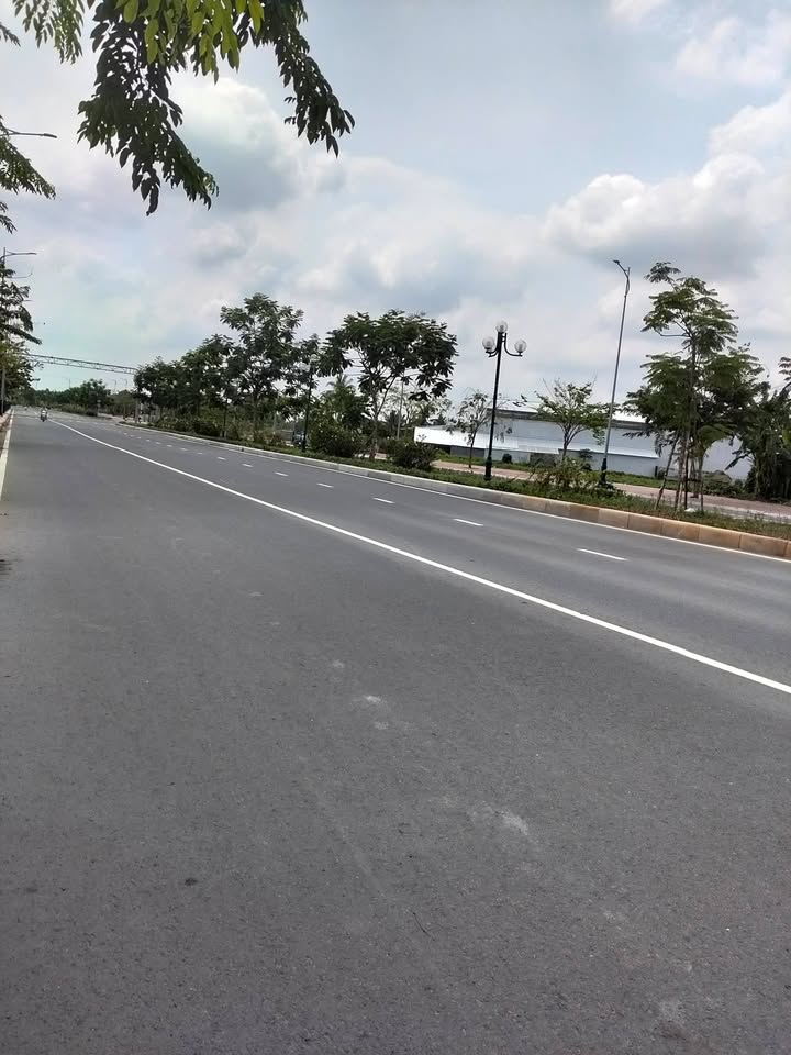 Đất Vàng Mặt Tiền Võ Văn Kiệt, Vĩnh Long - 1600m² - Giá Đầu Tư 32 Tỷ