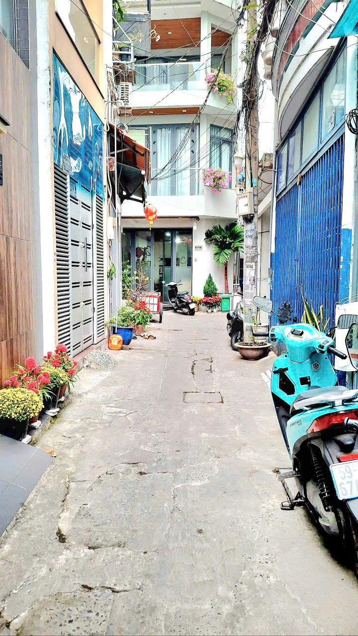 Nhà 2 Tầng Mặt Tiền Bắc Hải, Quận 10 - 5.4 Tỷ, 86.4m²