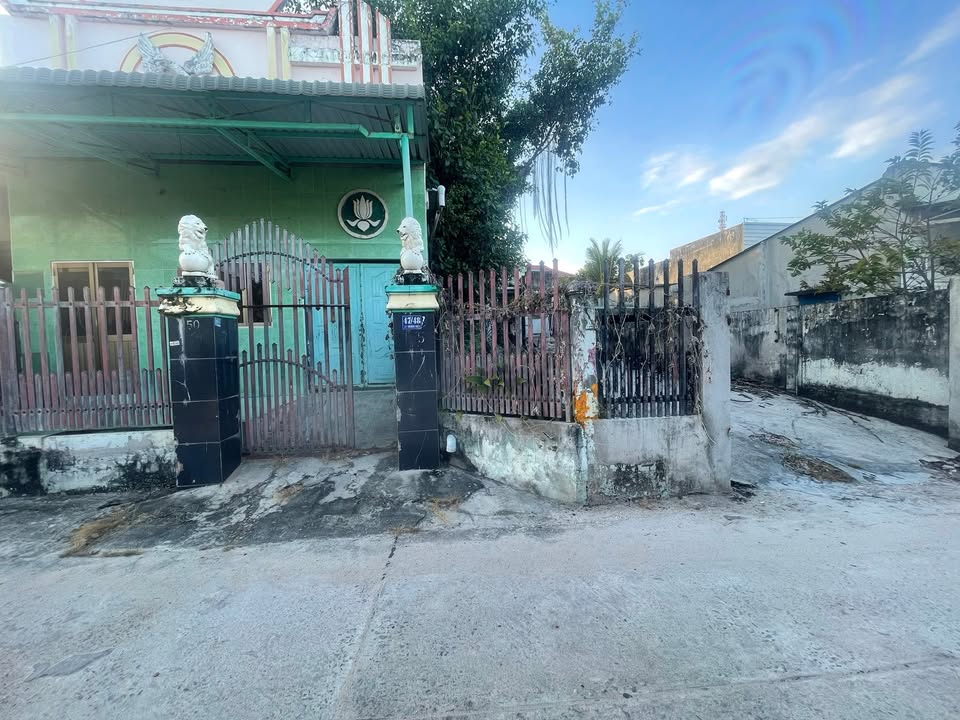 Nhà cấp 4 Bích Câu, TDM 300m² - Sổ hồng full thổ cư, giá 2 tỷ