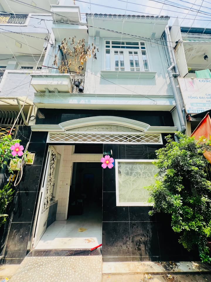 Nhà Tân Phú 48m² 2PN - Sổ Hồng Riêng - Giá 5.9 Tỷ