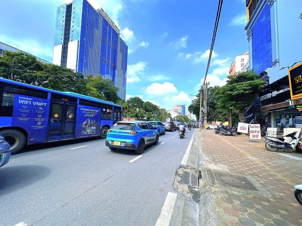 Nhà Phố Hoàng Quốc Việt, Cầu Giấy 92m² - Vị trí đắc địa, kinh doanh đỉnh!