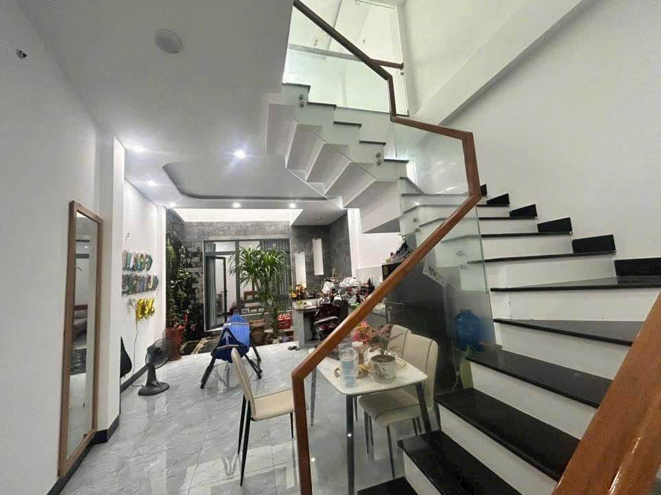 Nhà Phố Tuy Hòa 80m² - Mặt tiền Nguyễn Công Trứ, kinh doanh ngay!