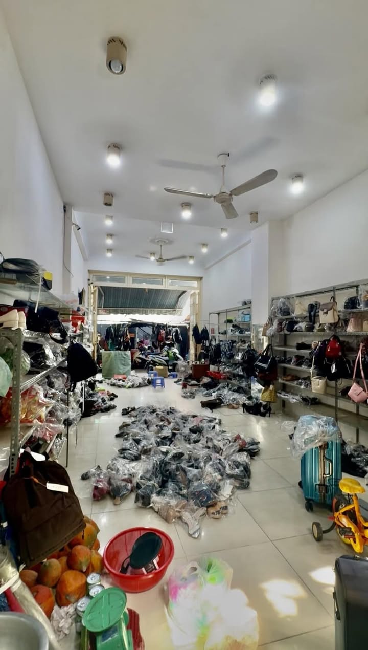 Nhà Mặt Tiền Chợ Hoàng Hoa Thám, Tân Phú - 5 Tầng, 210m², Kinh Doanh Đỉnh Cao