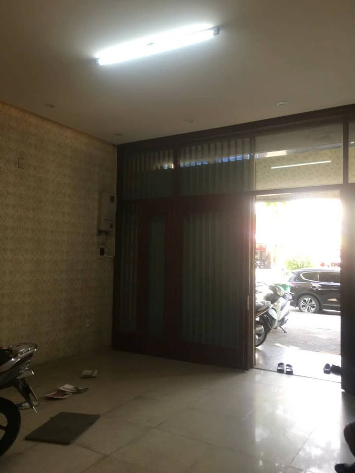 Nhà phố 30/4 Hải Châu 160m² 24 tỷ - Mặt tiền kinh doanh