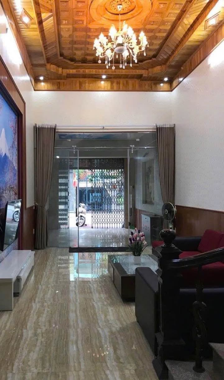 Cho Thuê Nhà Mặt Tiền 193 Văn Cao, Hải Phòng - 90m², 5PN, Oto Đỗ Cửa