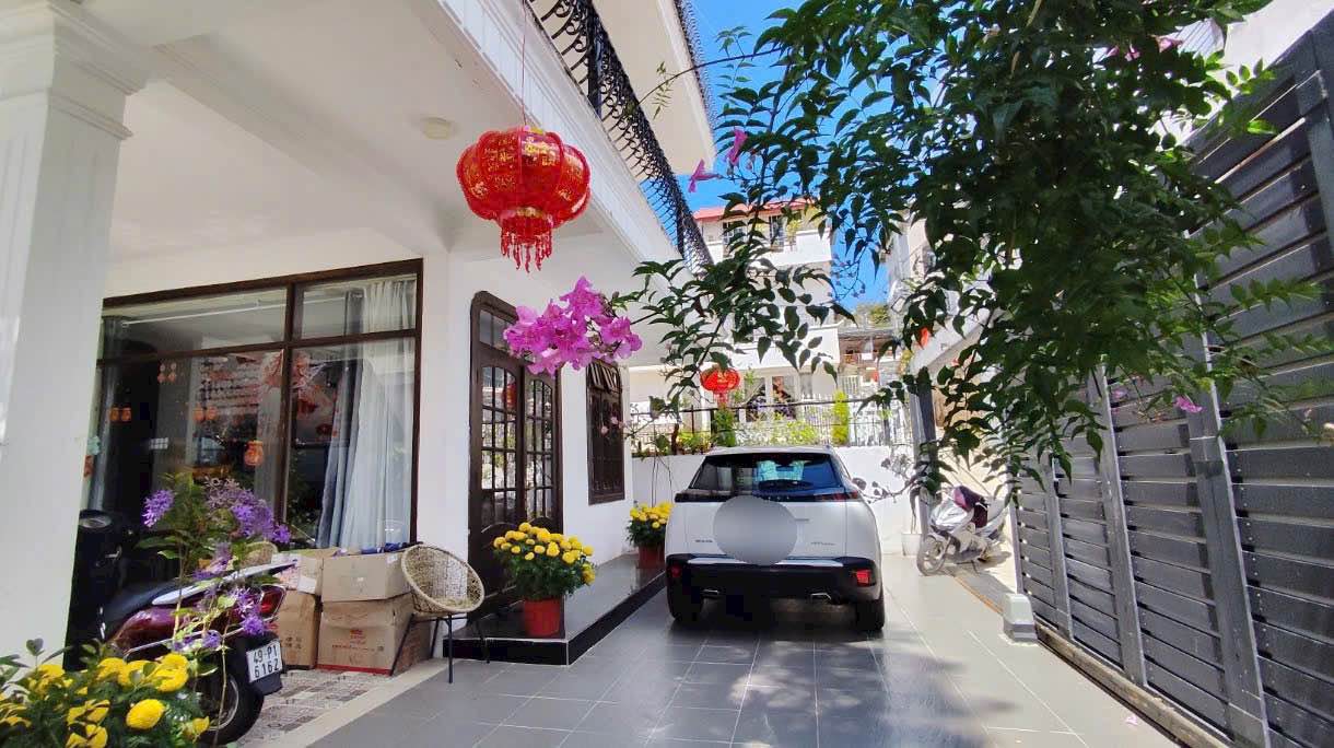 Villa Sân Vườn Trần Quang Khải Đà Lạt 296m² - Sổ hồng sẵn, chính chủ!