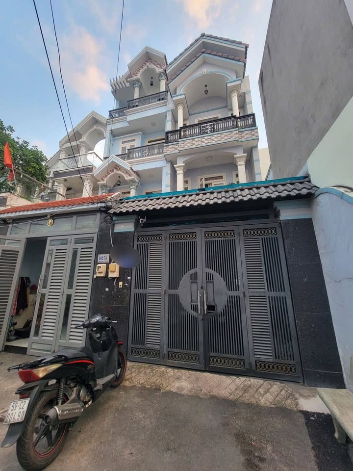 Nhà 5 tầng Nguyễn Duy Cung, Gò Vấp - 90m², 4PN, Hẻm xe hơi 8.x Tỷ