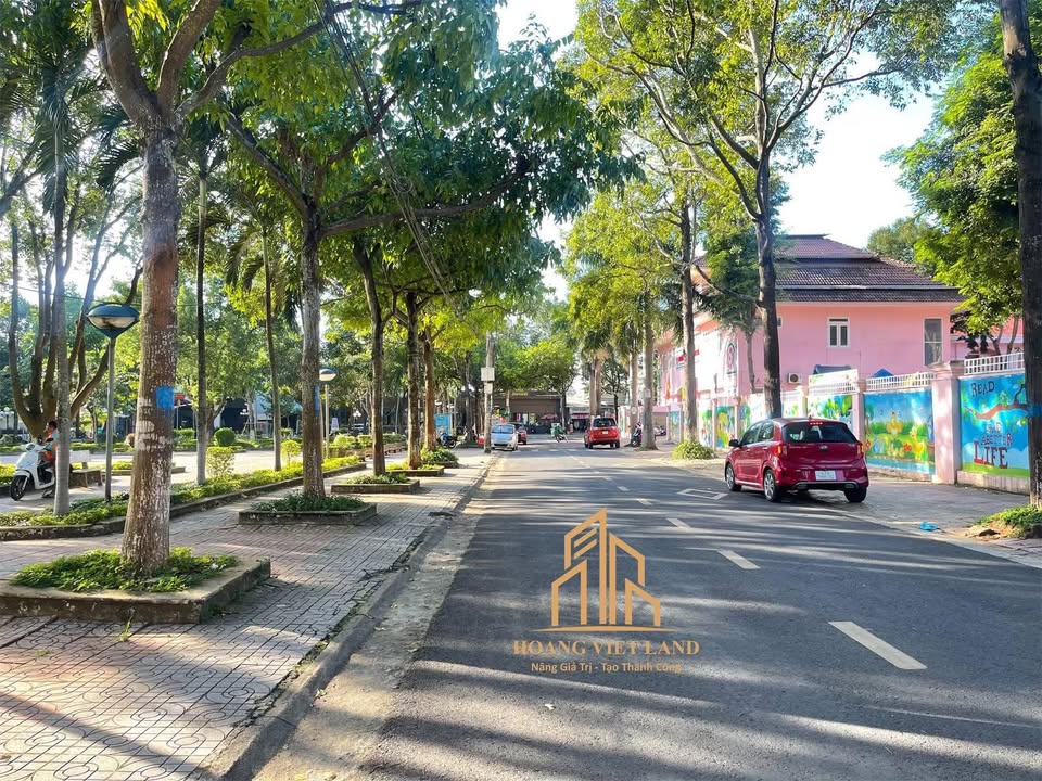 Nhà Mặt Tiền Y Út Niê, Buôn Ma Thuột - 120m² Thổ Cư, Kinh Doanh Đỉnh Cao