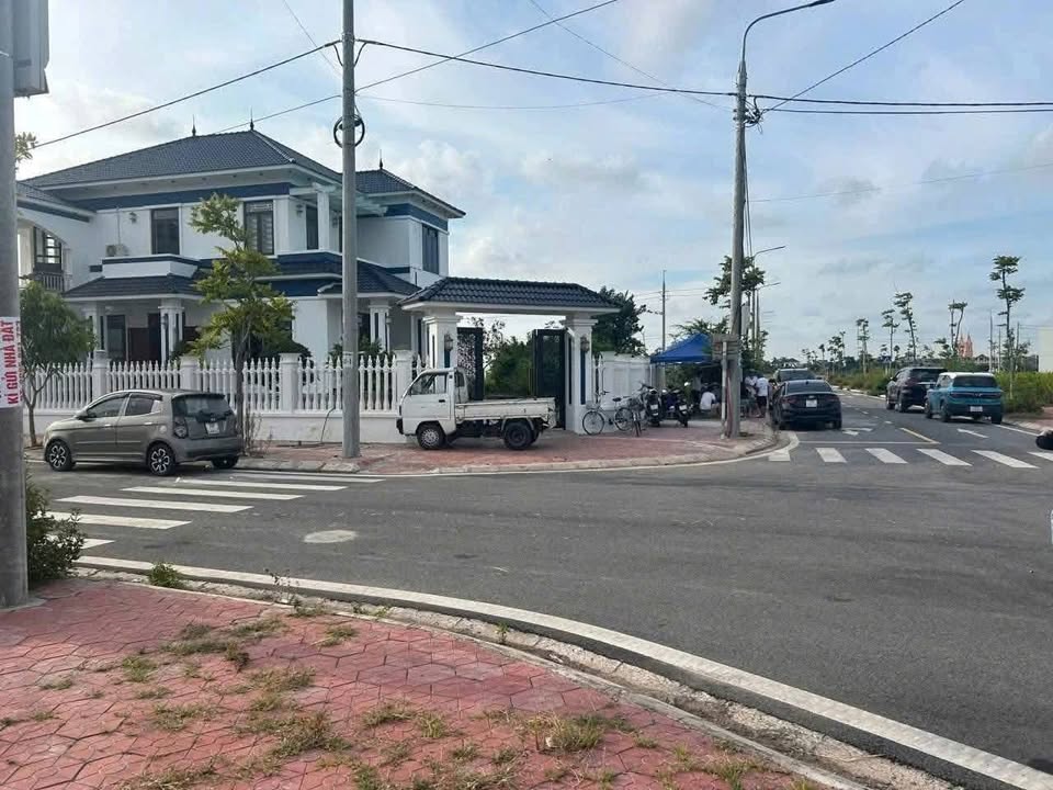 Bán Đất Biệt Thự Liền Kề Hướng Nam KĐT Quỹ Nhất E - 300m² Sổ Đỏ