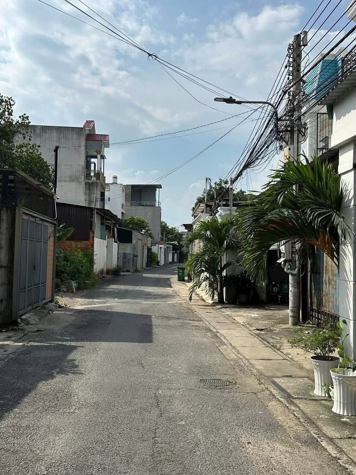 Đất nền Phú Lợi Thủ Dầu Một 100m² - Sổ đỏ chính chủ, giá 2 tỷ