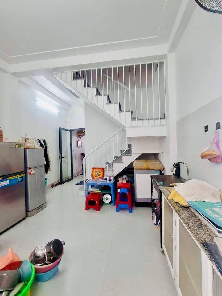 Nhà Phố Phường Hải Cảng Quy Nhơn 49.9m² - Sổ Đỏ Chính Chủ Giá Chỉ 2 Tỷ!