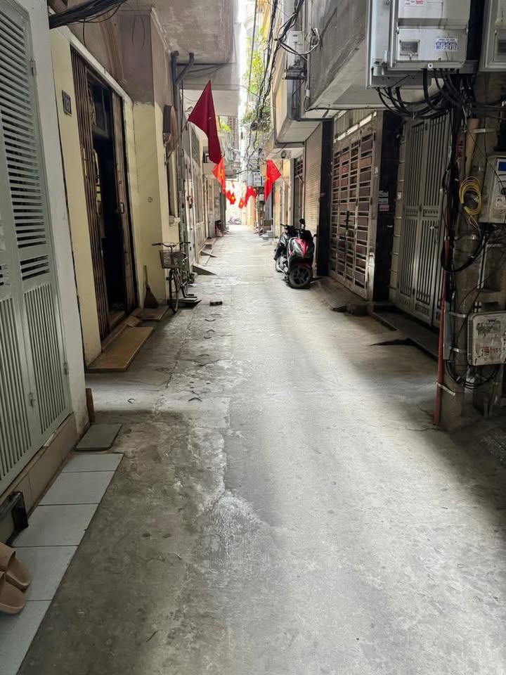 Nhà 4 tầng 21m² Đội Cấn, Ba Đình - Giá 7.3 Tỷ, Ngõ Thoáng