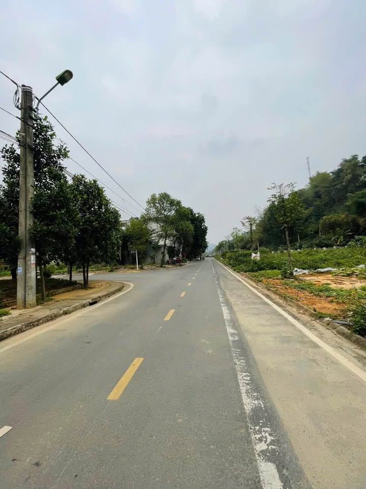 Bán đất nền 90m² Phường Phan Si Păng, Sa Pa - View công viên, suối mát