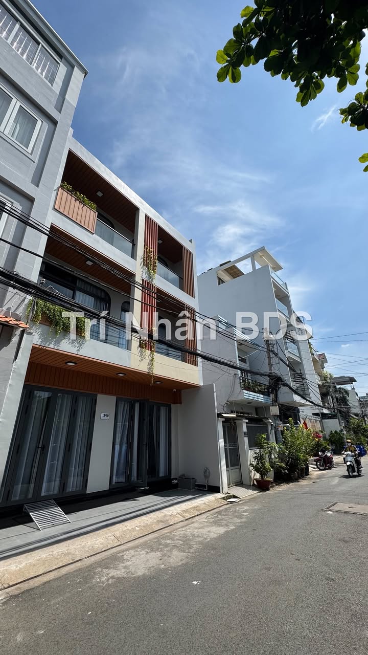 Nhà Mặt Tiền Tân Quy, Quận 7 - 7x17m, 3 Lầu, Sổ Hồng Riêng