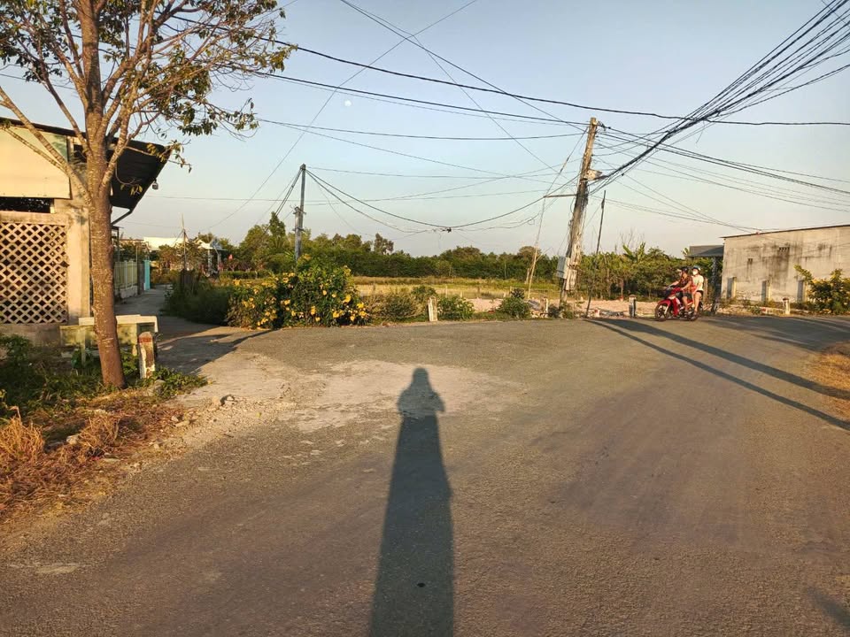 Nhà Mặt Tiền Phạm Văn Trực, Cần Giuộc - 107m², Sổ Hồng Sẵn, Giá 1.35 Tỷ