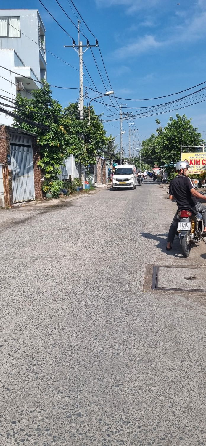 Nhà Mặt Tiền Bông Văn Dĩa, Bình Chánh - 200m², Giá 6.2 Tỷ TL