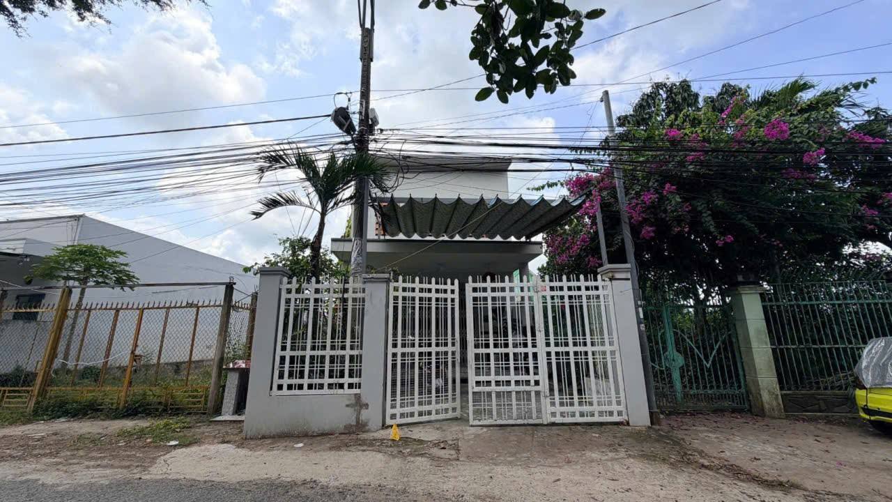 Nhà Mặt Tiền Rạch Trà Ôn, Long Xuyên - 240m² Kinh Doanh Đắc Địa