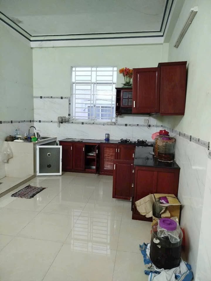 Nhà 240m² 2 Lầu Hẻm Đối Diện CĐ Kinh Tế Cần Thơ - Giá 5 Triệu/Tháng