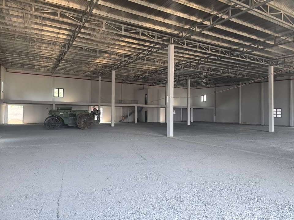 Kho/Xưởng Bình Tân 2000m² giá 200 triệu - Container thoải!