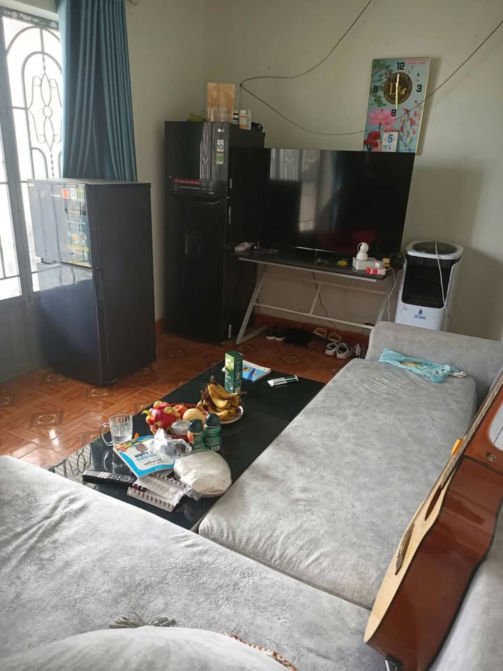 Nhà cấp 4 Kim Động 150m² - Sân ô tô rộng, giá chỉ 2 tỷ!