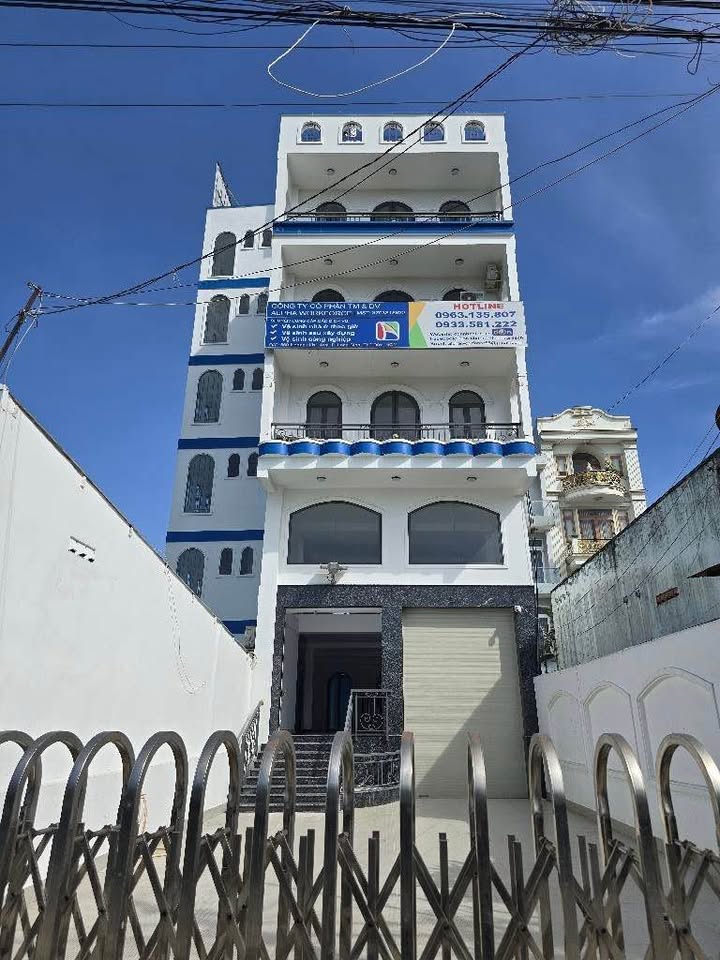 Tòa nhà Hoàng Hữu Nam 222m² 39.8 tỷ - Mặt tiền kinh doanh