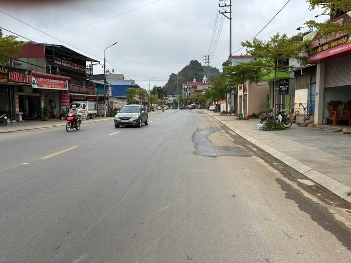 Nhà cấp 4 Mộc Châu 182m² QL6 - Mặt tiền kinh doanh đắc địa!