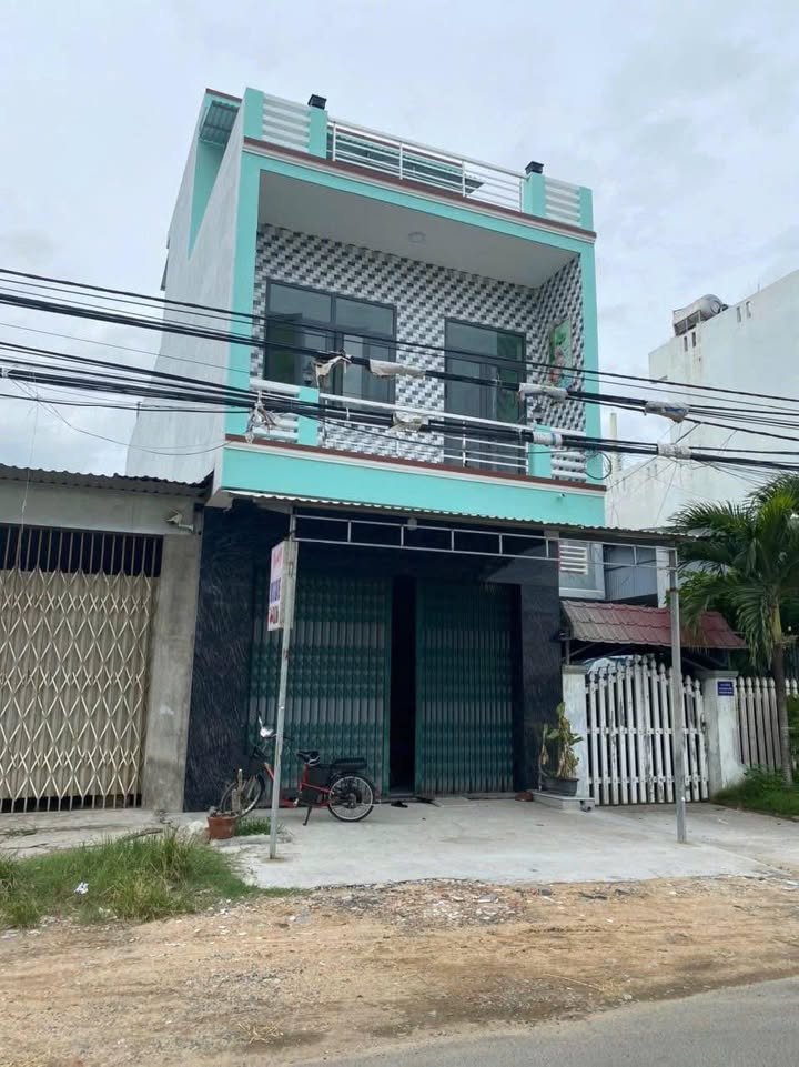 Nhà Phố Tuy Hoà 150m² giá 3.47 tỷ - Mặt tiền kinh doanh đắc địa!