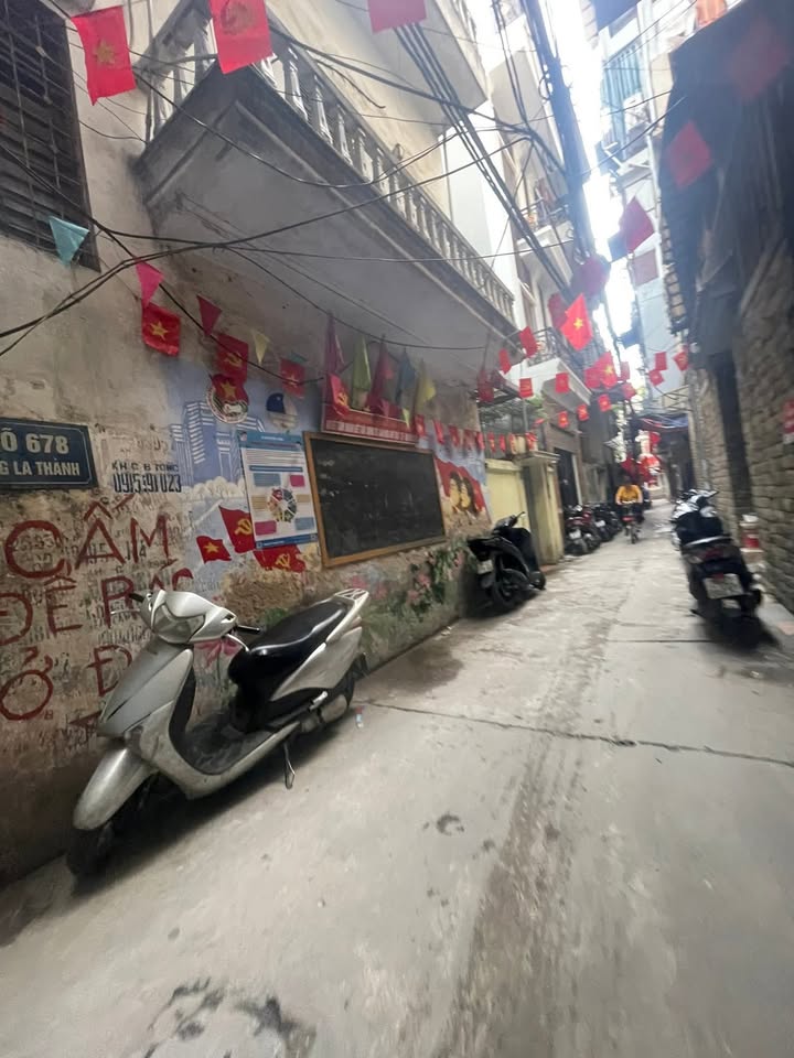 Nhà Đê La Thành Ba Đình 65m² - Lô Góc Kinh Doanh, Tặng Nhà 3 Tầng