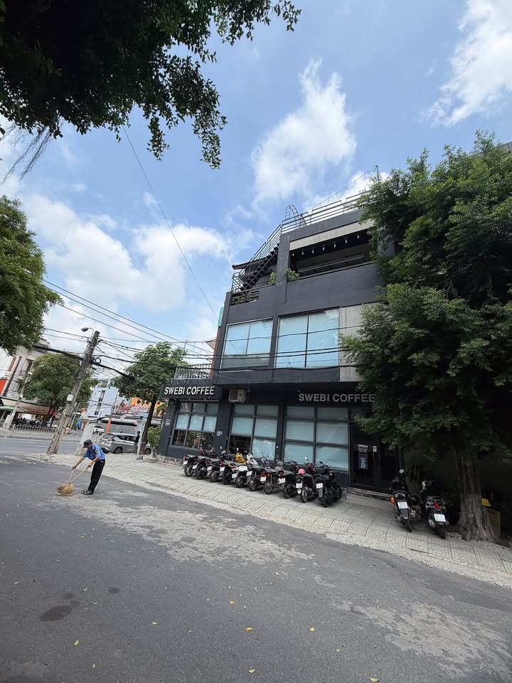 Nhà Phố Đường Tên Lửa, Bình Tân 100m² 25.5 Tỷ - Vị Trí Đắc Địa!