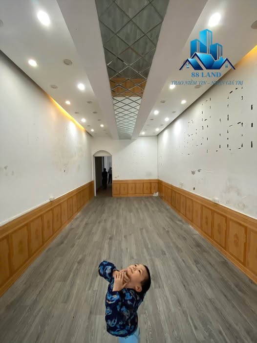 Nhà Phố Cho Thuê Đường Lê Lợi, Bắc Giang 9 Triệu - Mặt Tiền Kinh Doanh Đắc Địa!